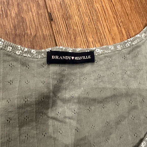 Brandy Melville tshirt - Picture 4 of 4
